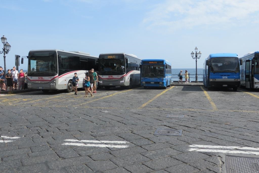 010 - Kapitel 1 - Amalfi - Piazza Flavio Gioia